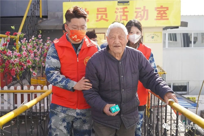 薪火永相傳 雷鋒志依舊——我校學子以實際行動弘揚和傳承雷鋒精神