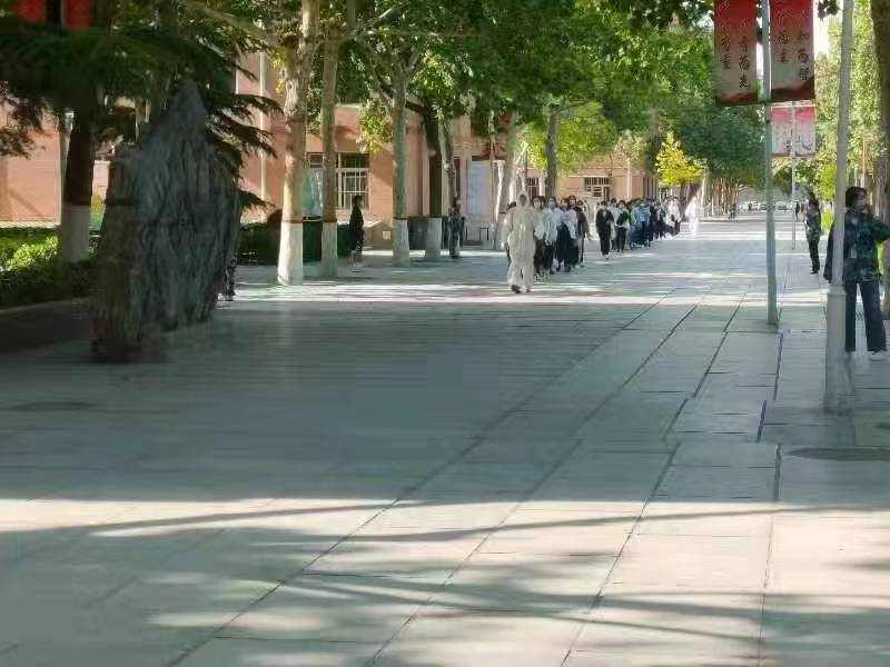 我校為疫情下參加教師資格證面試的學(xué)生保駕護航