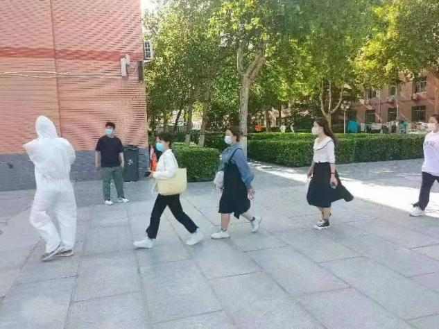 我校為疫情下參加教師資格證面試的學(xué)生保駕護航