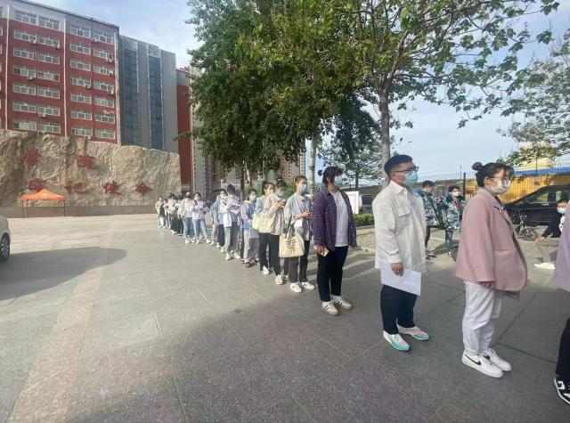 我校為疫情下參加教師資格證面試的學(xué)生保駕護航