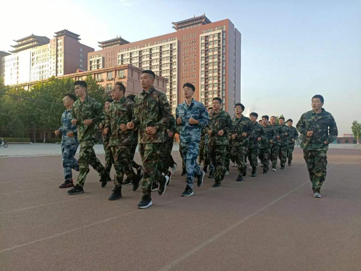 強(qiáng)化凝“新”聚力,賡續(xù)立德樹人——我?!皞鲙蛶А笔叫氯肼気o導(dǎo)員培訓(xùn)圓滿結(jié)束