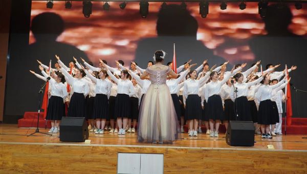 “青春孕育無限希望，青年創(chuàng)造美好明天”大型合唱會圓滿落幕！