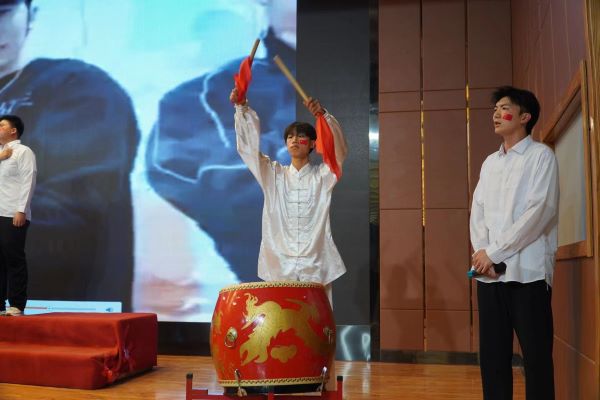 “青春孕育無限希望，青年創(chuàng)造美好明天”大型合唱會圓滿落幕！