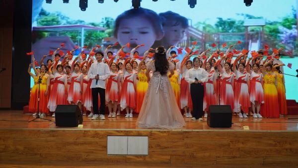 “青春孕育無限希望，青年創(chuàng)造美好明天”大型合唱會圓滿落幕！