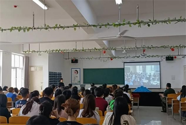 企業(yè)招聘會及簽約儀式
