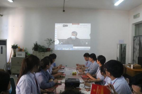 加強師德師風建設，發(fā)揮教師黨員先鋒模范作用——我院教師黨員積極開展師德師風學習活動