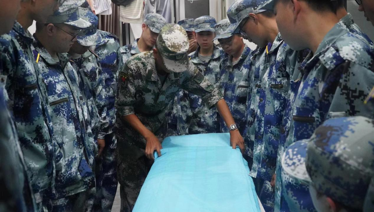 軍訓簡報：軍訓正當時，青春灑汗水