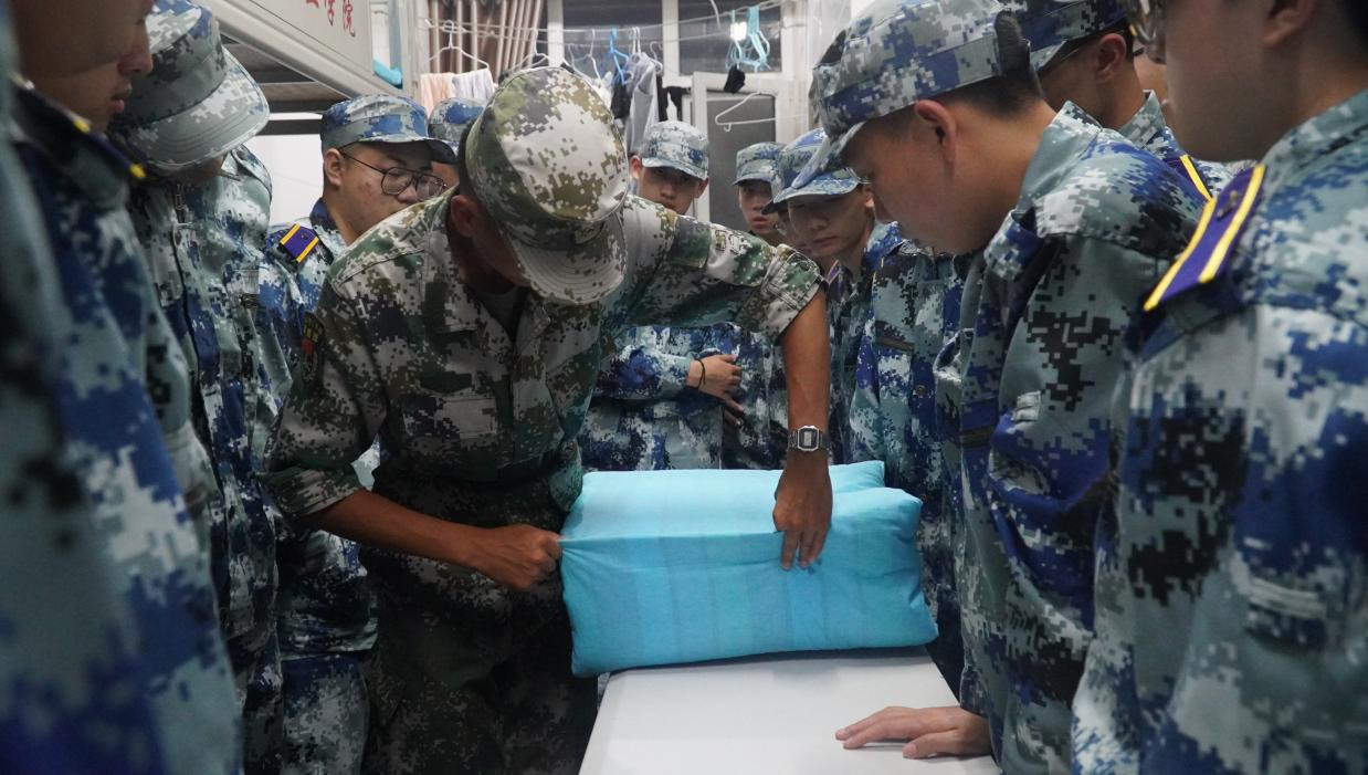 軍訓簡報：軍訓正當時，青春灑汗水