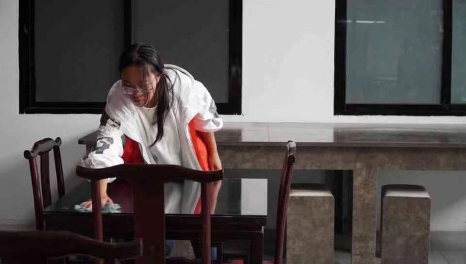 志愿服務暖人心,養(yǎng)老院里筑真情
