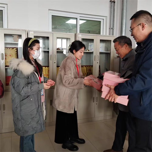 三八婦女節(jié)致敬外國(guó)語學(xué)院女教職員工