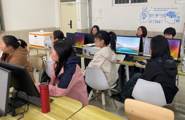 強技能，促提升——信息科學(xué)與工程學(xué)院教師技能系列培訓(xùn)（一）順利開展