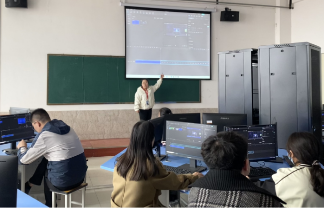強(qiáng)技能，促提升——信息科學(xué)與工程學(xué)院教師技能系列培訓(xùn)（二）順利開(kāi)展