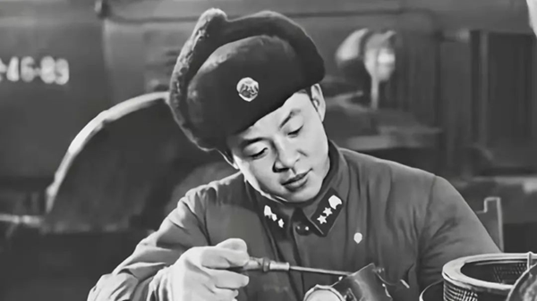 學(xué)習(xí)雷鋒‖管理學(xué)院‖弘揚(yáng)雷鋒精神，爭做進(jìn)步青年