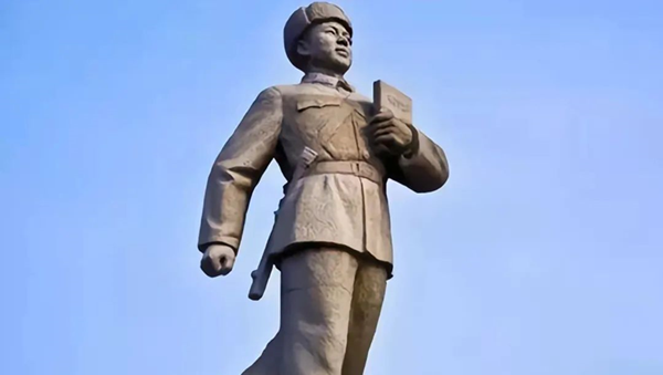 學(xué)習(xí)雷鋒‖管理學(xué)院‖弘揚(yáng)雷鋒精神，爭做進(jìn)步青年