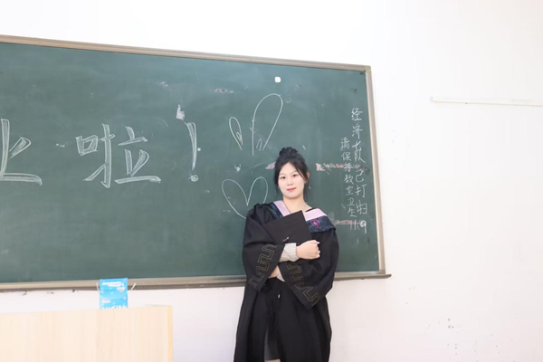 培樹(shù)典型｜管理學(xué)院｜先進(jìn)引領(lǐng)方向·榜樣凝聚力量（一）