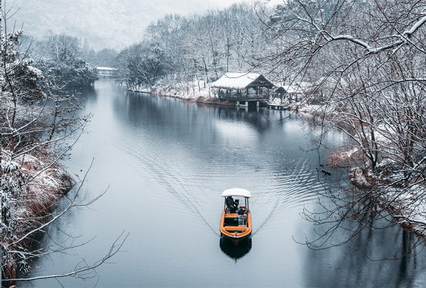 保定理工學(xué)院||管理學(xué)院||冬雪蒼茫，防寒保暖要注意！