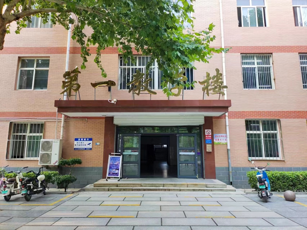 保定理工學院||管理學院||叮咚，你有一篇校園介紹請查收！