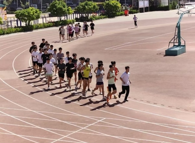 保定理工學院田徑隊與河北農業(yè)大學田徑隊舉行田徑交流賽
