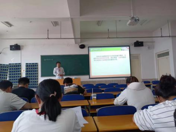 數學教研室加強對青年教師的培養(yǎng)和幫扶