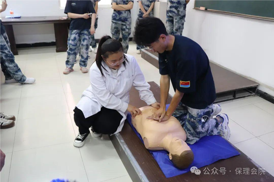 保理會(huì)計(jì)學(xué)院學(xué)急救知識(shí)，為生命續(xù)航——急救知識(shí)培訓(xùn)活動(dòng)