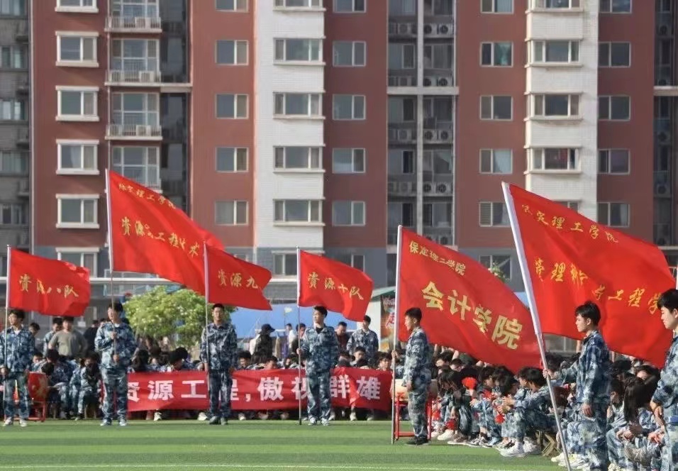 保理會計學院以隊列會操比賽為始，共著你我青春華章
