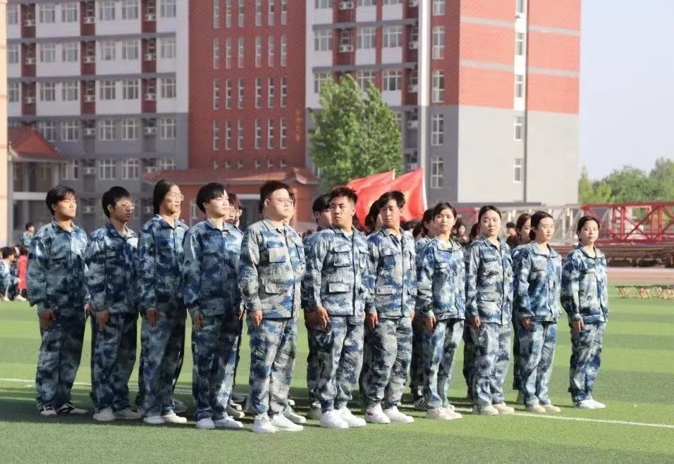 保理會計學院以隊列會操比賽為始，共著你我青春華章
