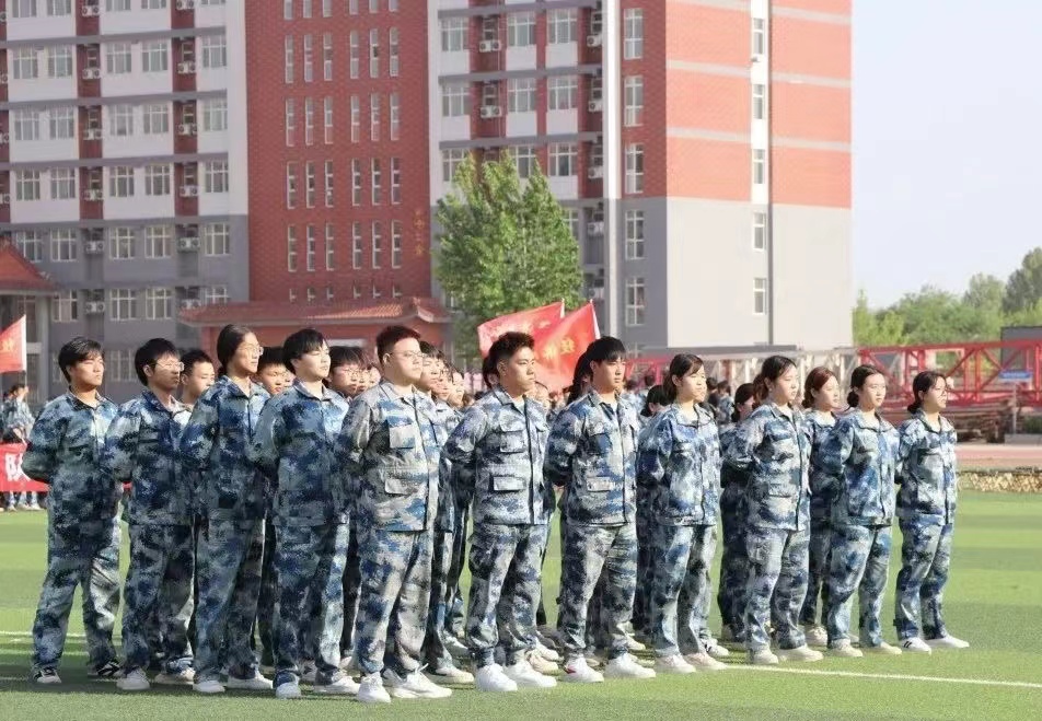 保理會計學院以隊列會操比賽為始，共著你我青春華章