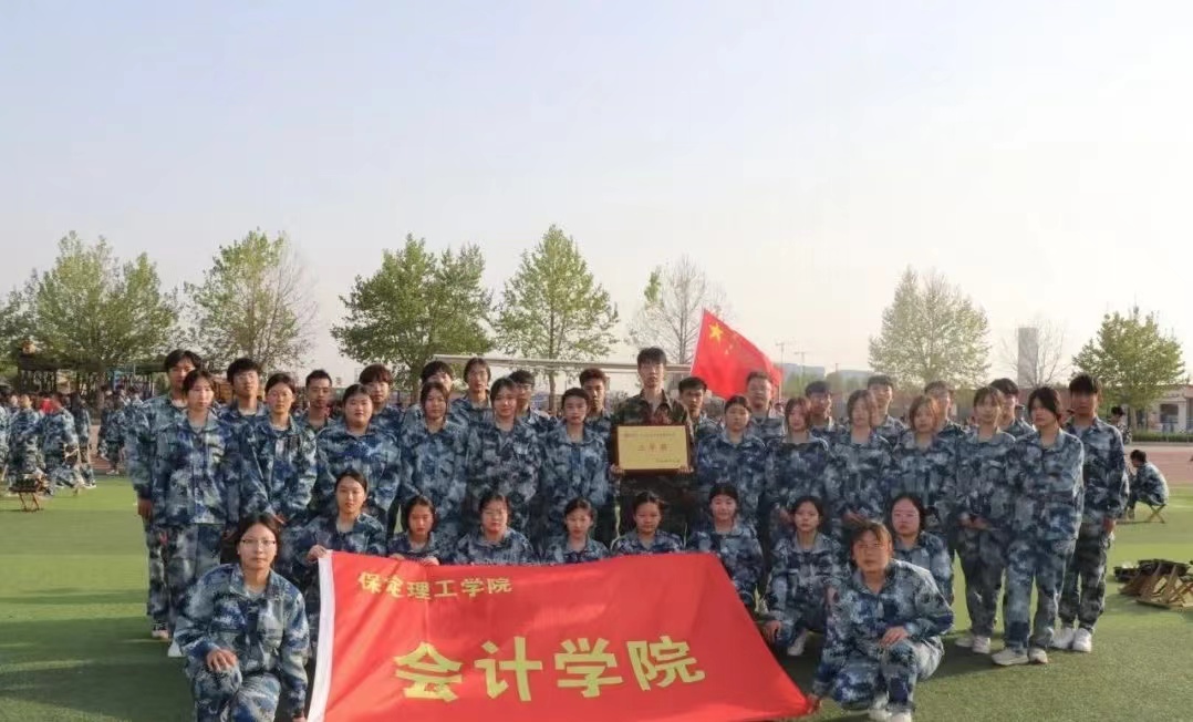 保理會計學院以隊列會操比賽為始，共著你我青春華章