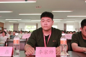勞動(dòng)鑄就夢(mèng)想 奮斗開(kāi)創(chuàng)未來(lái)  信息科學(xué)與工程學(xué)院開(kāi)展勞動(dòng)教育月  表彰大會(huì)