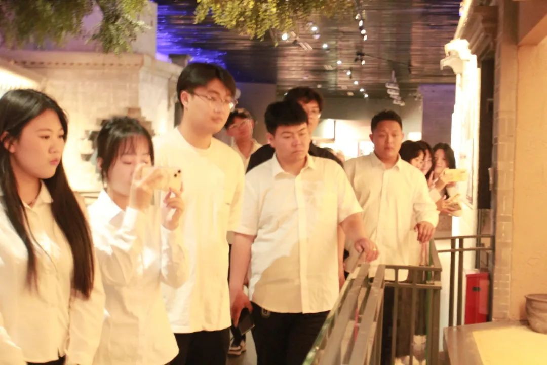 保定理工學(xué)院信息科學(xué)與工程學(xué)院 前往冉莊地道戰(zhàn)紀(jì)念館開(kāi)展牌儀式