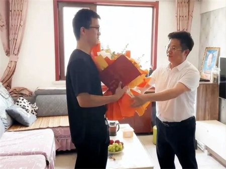 熱烈祝賀！保定理工學(xué)院藝術(shù)學(xué)院 0001 號錄取通知書已送達