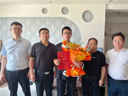 熱烈祝賀！保定理工學(xué)院藝術(shù)學(xué)院 0001 號錄取通知書已送達