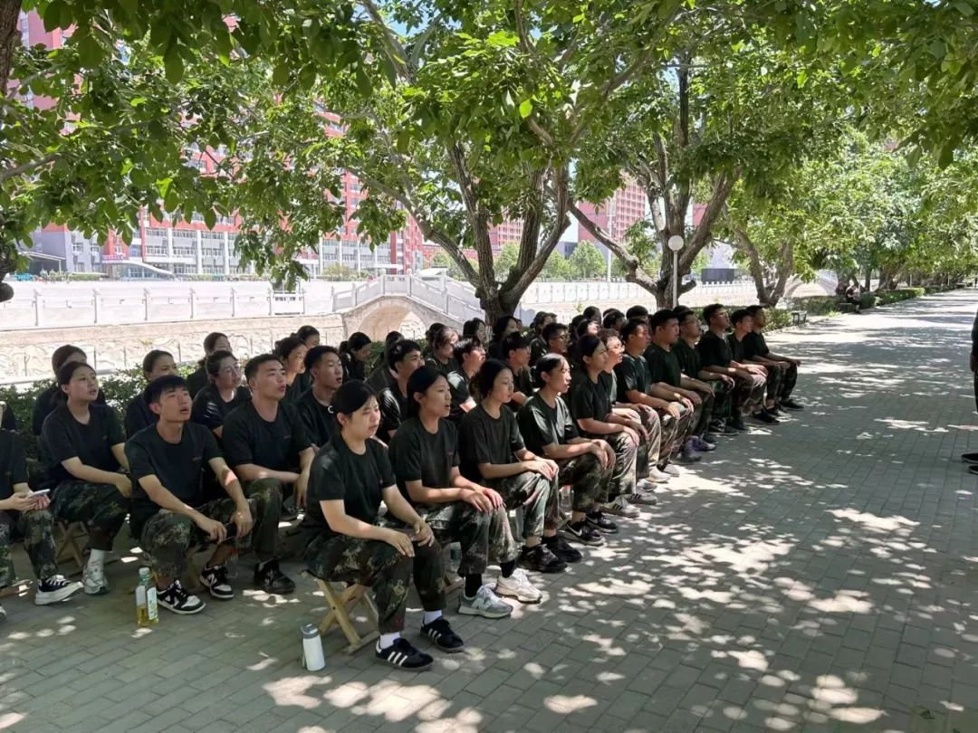 鐵血鑄魂，颯爽英姿—新入職輔導(dǎo)員培訓(xùn)第五天