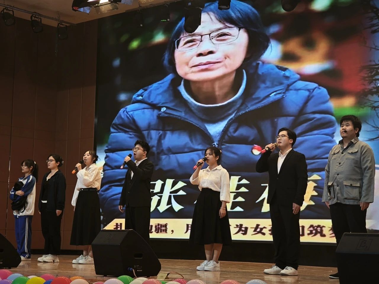 以“實踐”賦能 涵養(yǎng)優(yōu)秀學風——“賡續(xù)教育初心 踔厲奮發(fā)向未來”2023學年實習表彰大會圓滿結(jié)束