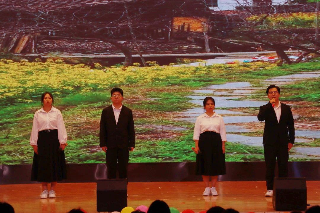 以“實踐”賦能 涵養(yǎng)優(yōu)秀學風——“賡續(xù)教育初心 踔厲奮發(fā)向未來”2023學年實習表彰大會圓滿結(jié)束