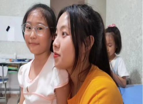 《七彩童夢》點染美好童年——記小學(xué)教育專業(yè)兒童文學(xué)寫作