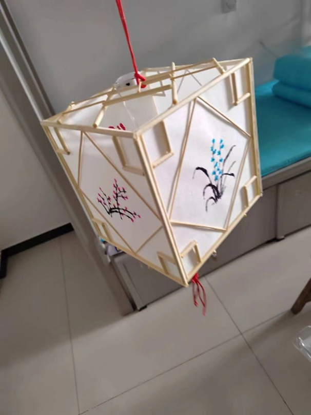 弘揚(yáng)傳統(tǒng)文化 傳承愛(ài)國(guó)情懷——教育學(xué)院開(kāi)展創(chuàng)意燈籠制作活動(dòng)