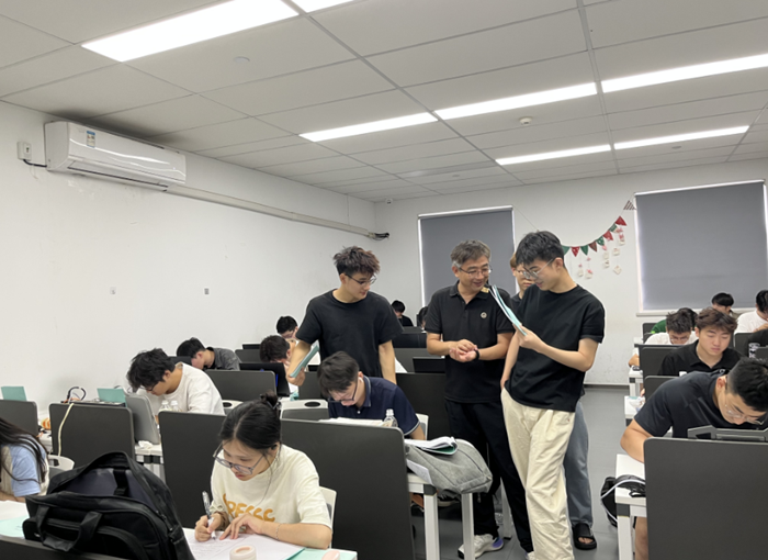 以應(yīng)用為目標，以項目為導向—信息科學與工程學院開展學生入企項目實踐活動