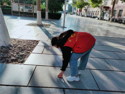 “彎腰拾起責(zé)任，行動(dòng)扮靚校園”｜信息科學(xué)與工程學(xué)院開展“倡行彎腰行動(dòng)”主題活動(dòng)（一）