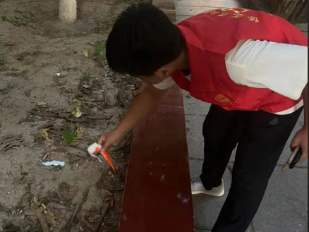 “彎腰拾起責(zé)任，行動(dòng)扮靚校園”｜信息科學(xué)與工程學(xué)院開展“倡行彎腰行動(dòng)”主題活動(dòng)（一）