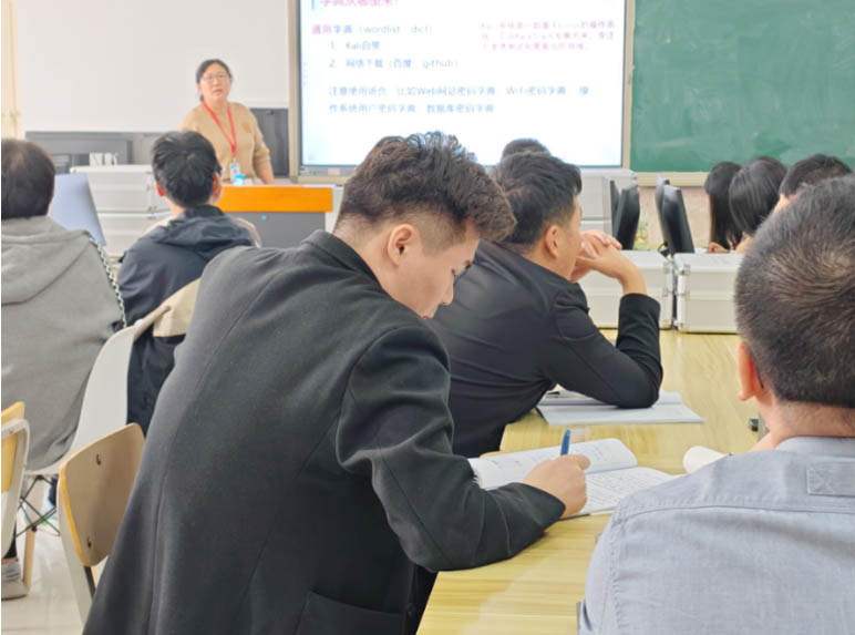 【匠心育師·師道傳承】強技能，促提升—信息科學與工程學院教師技能系列培訓（八）順利開展