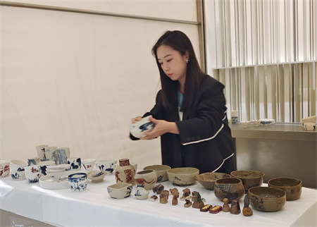 保定理工學(xué)院藝術(shù)學(xué)院師生閃耀雄安商服中心X青年藝術(shù)節(jié) ——共繪青春色彩，綻放藝術(shù)魅力