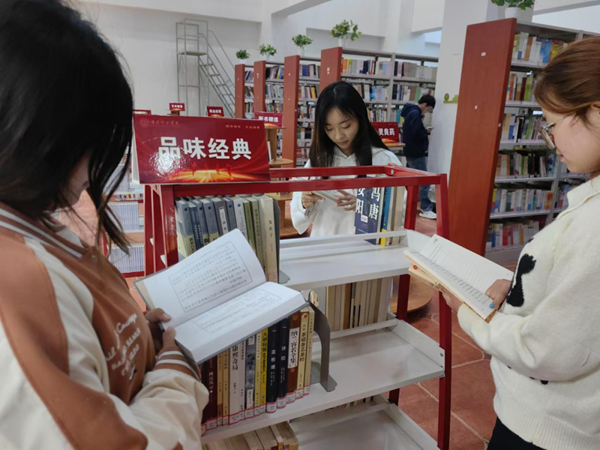 團(tuán)日活動|保定理工學(xué)院|管理學(xué)院|追尋紅色記憶，傳承革命精神