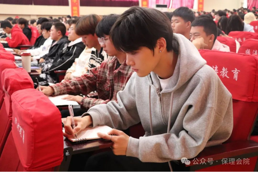 保定理工學(xué)院會計學(xué)院企業(yè)講座助力，繪制職業(yè)藍圖