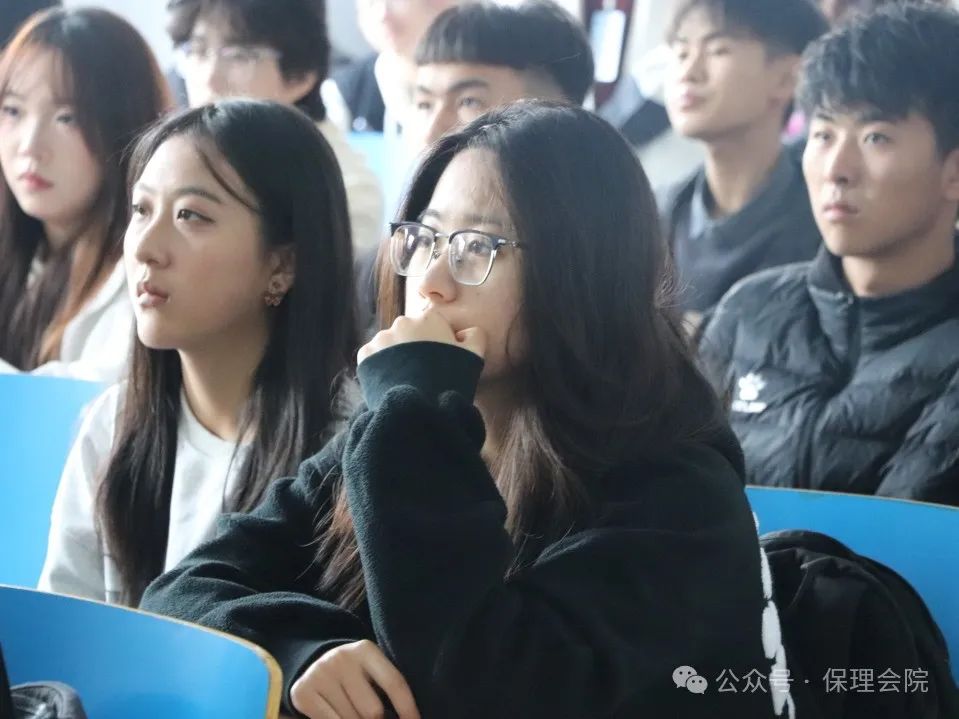 保定理工學院會計學院團旗引領(lǐng)成長路，培訓鑄就青春夢
