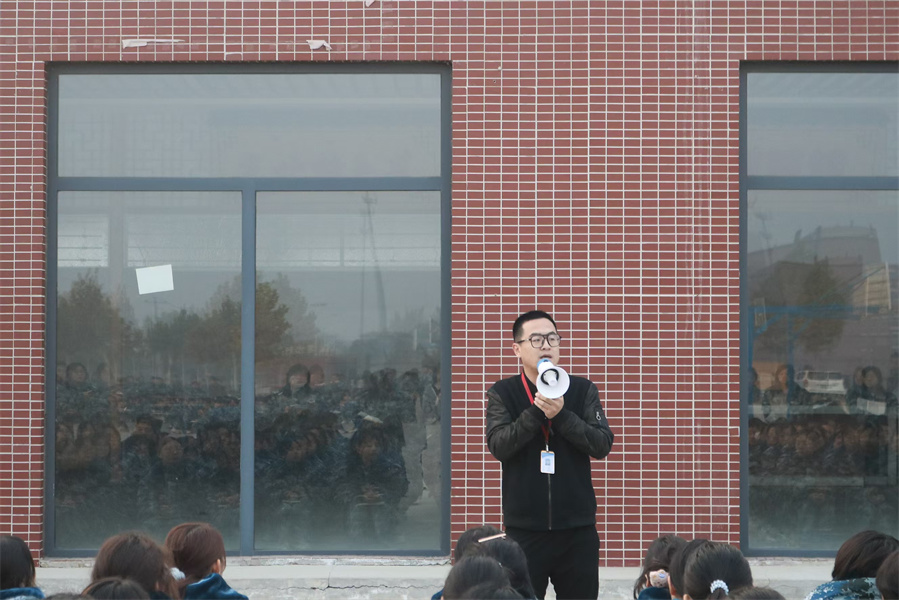 師生并進(jìn)攜手遠(yuǎn)，交流互促譜新篇