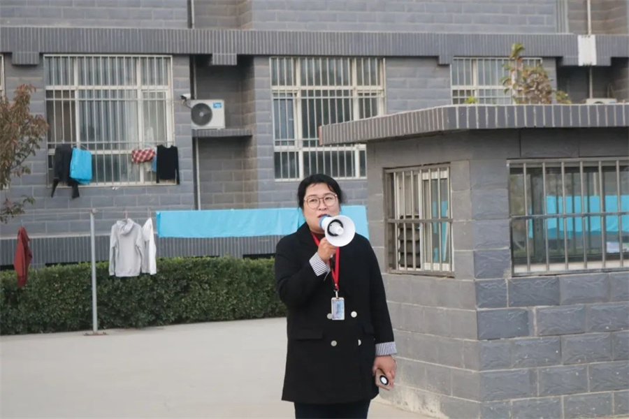 師生并進攜手遠(yuǎn)，交流互促譜新篇
