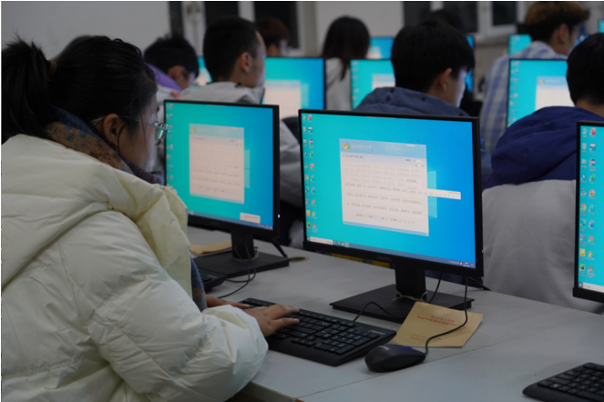 【指尖競速，字符爭霸】信息科學(xué)與工程學(xué)院舉辦打字測速比賽