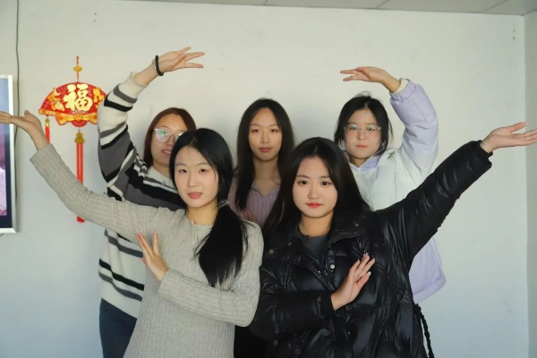 “踐行志愿精神，彰顯青春擔(dān)當(dāng)”———保定理工學(xué)院康復(fù)醫(yī)學(xué)院青年志愿服務(wù)隊走進南祥園養(yǎng)老院開展志愿服務(wù)活動