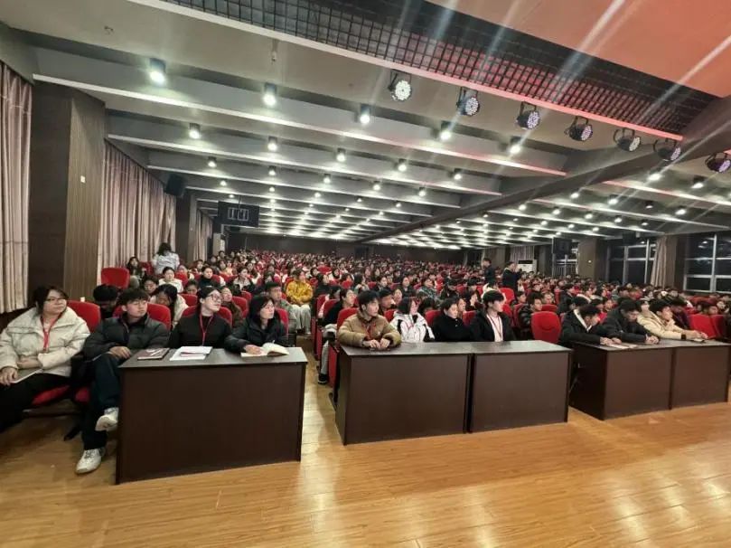 “一站式”學生服務|解碼青春 助力成長|保定理工學院開展全校心理委員培訓工作